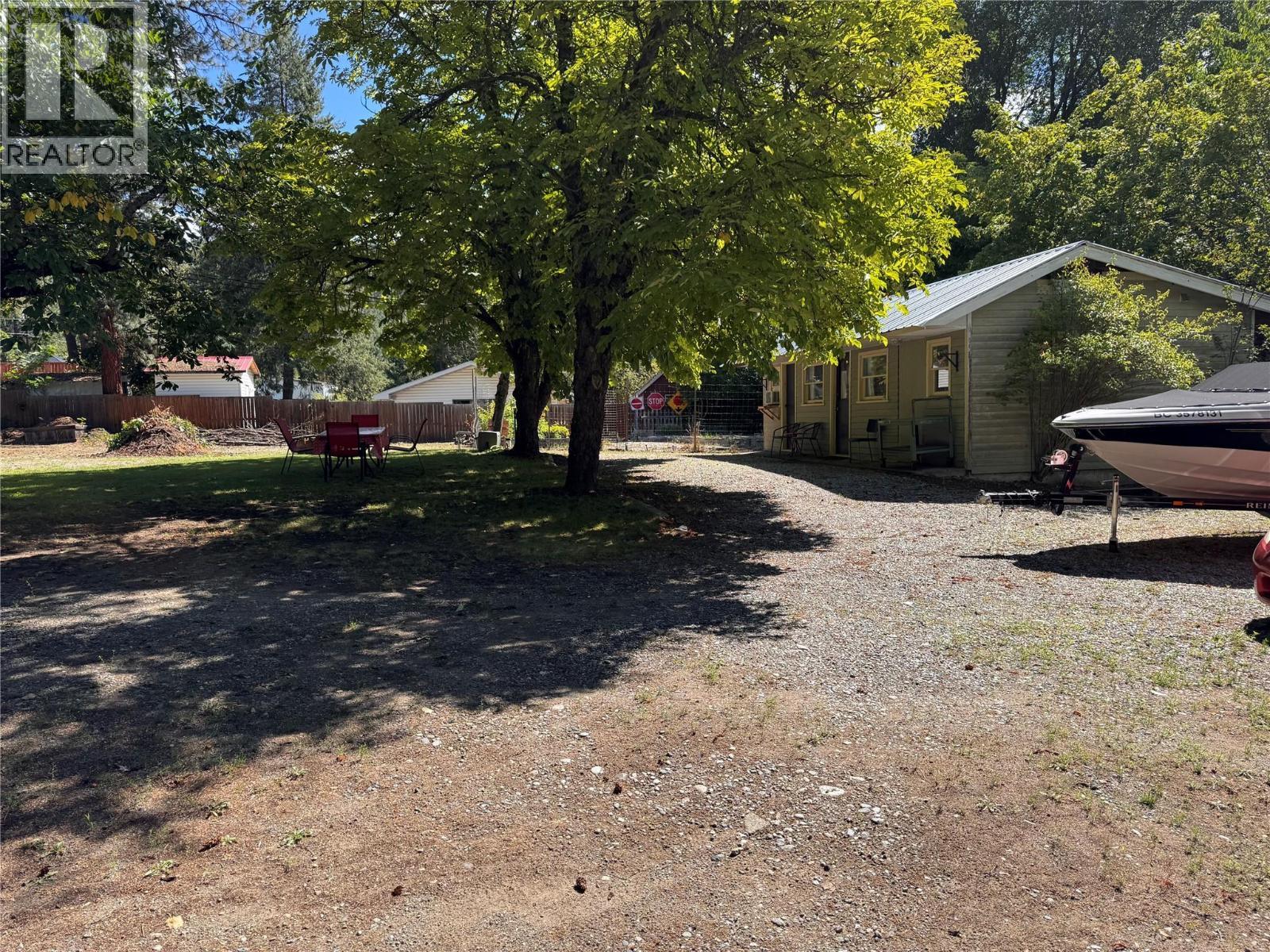 9&11 Kingsley Road, Christina Lake, BC