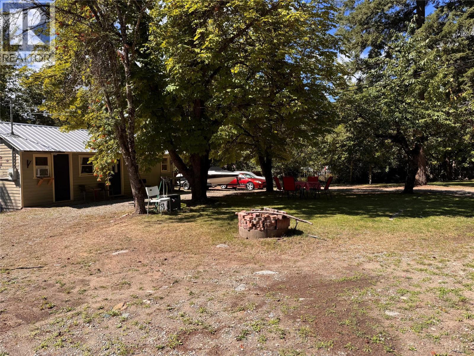 9&11 Kingsley Road, Christina Lake, BC