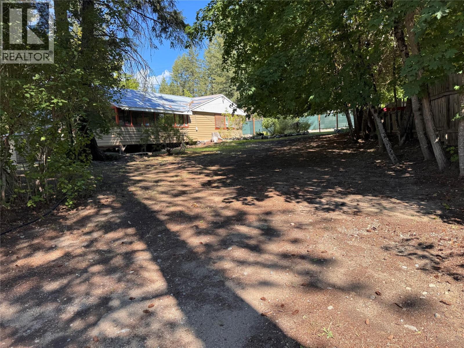 9&11 Kingsley Road, Christina Lake, BC