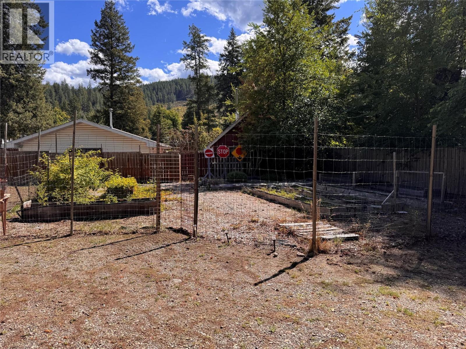 9&11 Kingsley Road, Christina Lake, BC