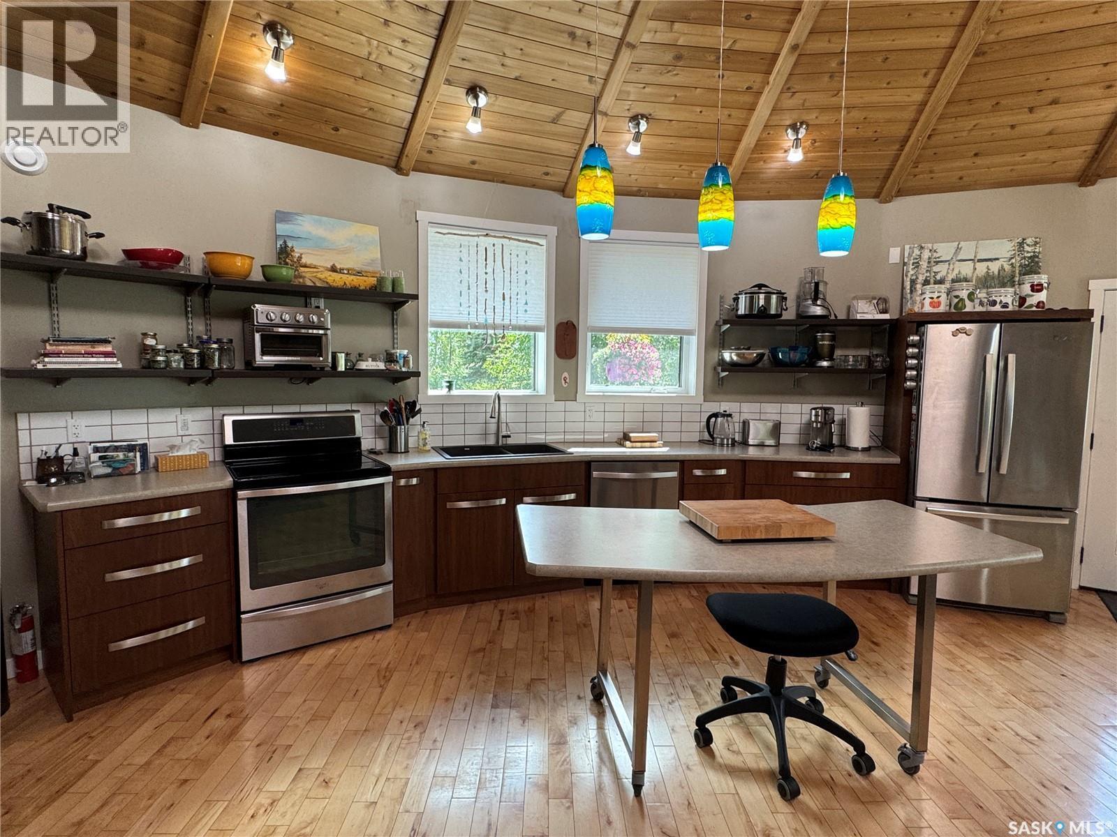 Lakefront Round House, Northern Admin District, SK - Indoor Photo Showing Kitchen