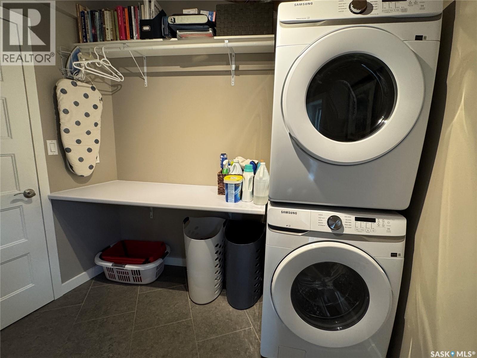 Lakefront Round House, Northern Admin District, SK - Indoor Photo Showing Laundry Room