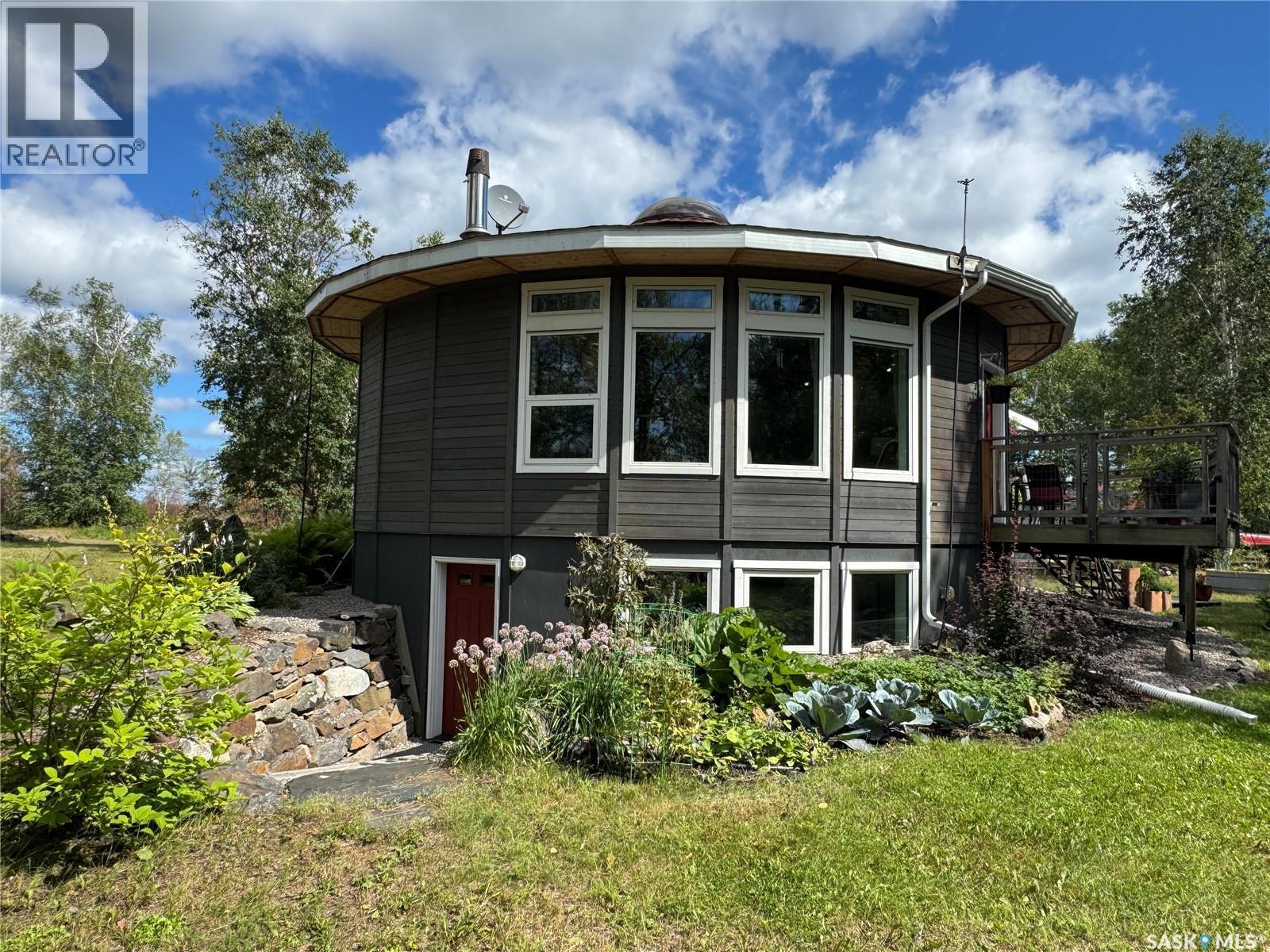 Lakefront Round House, Northern Admin District, SK - Outdoor