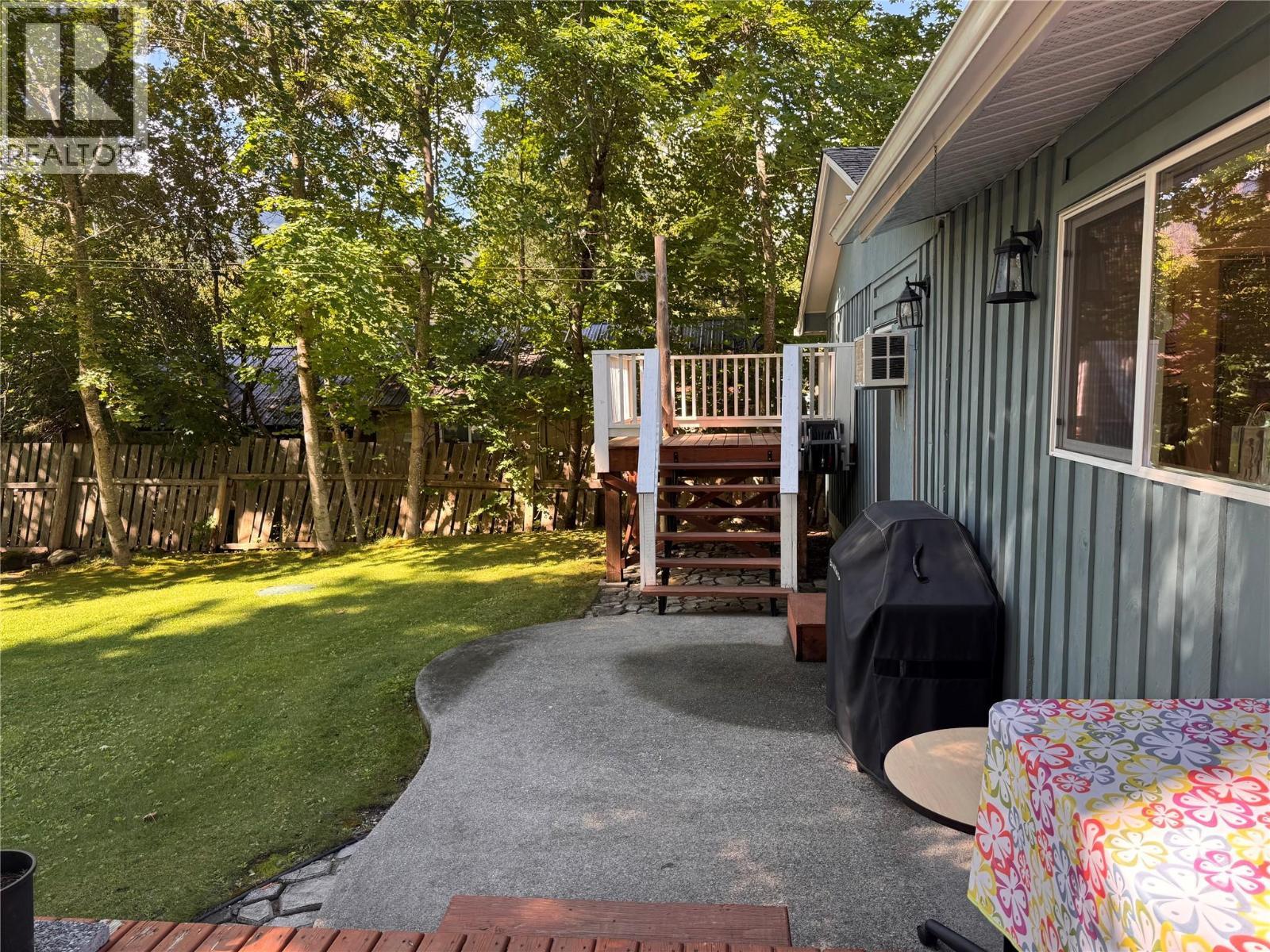 9&11 Kingsley Road, Christina Lake, BC - Outdoor With Deck Patio Veranda