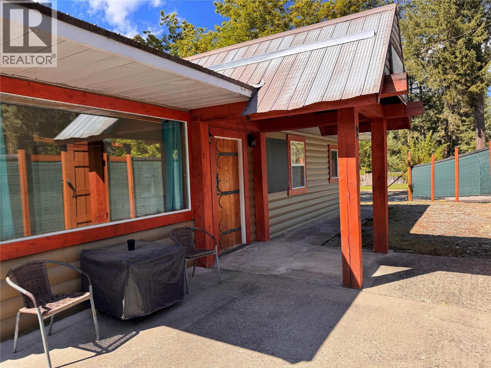 9&11 Kingsley Road, Christina Lake, BC - Outdoor With Exterior