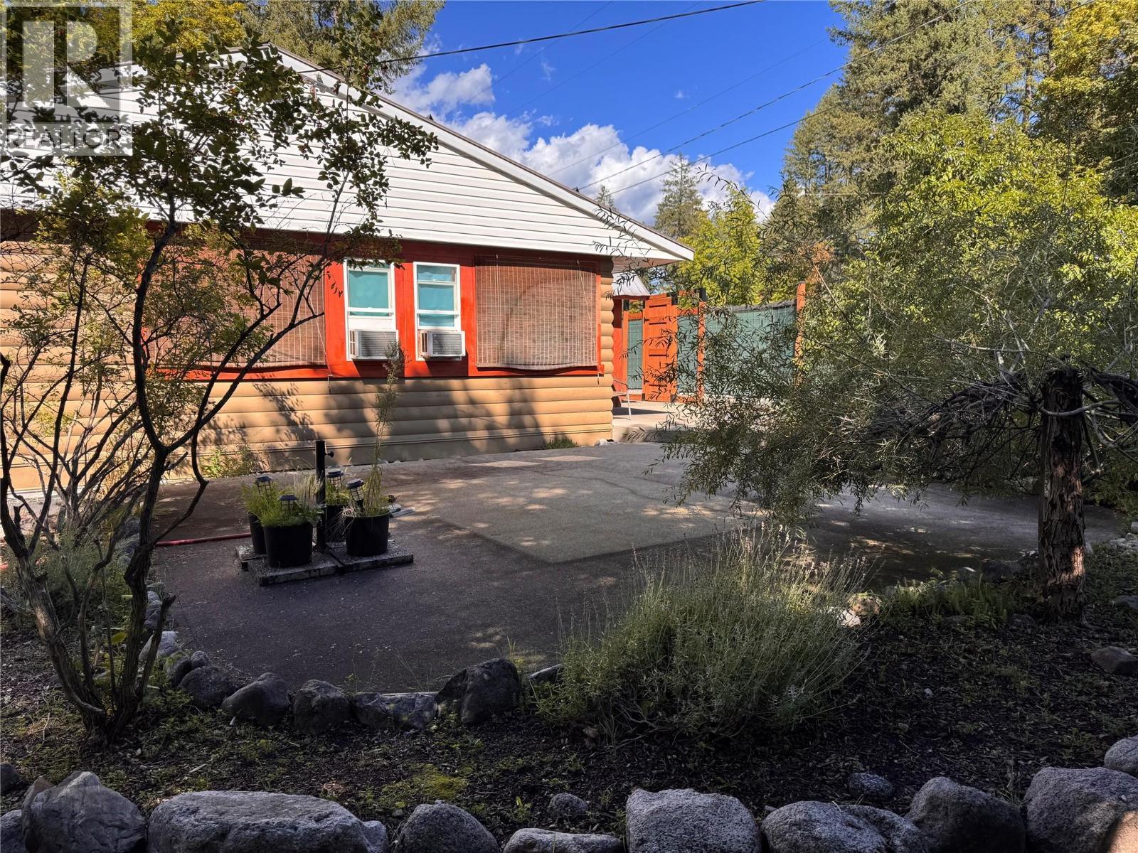 9&11 Kingsley Road, Christina Lake, BC - Outdoor