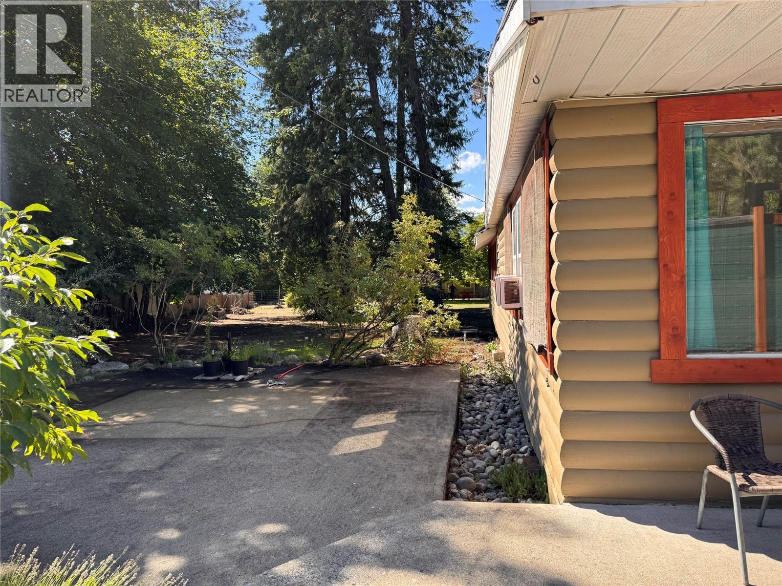 9&11 Kingsley Road, Christina Lake, BC - Outdoor