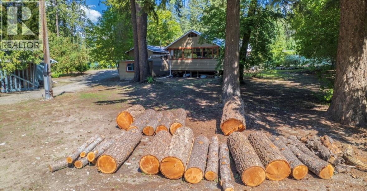 9&11 Kingsley Road, Christina Lake, BC - Outdoor