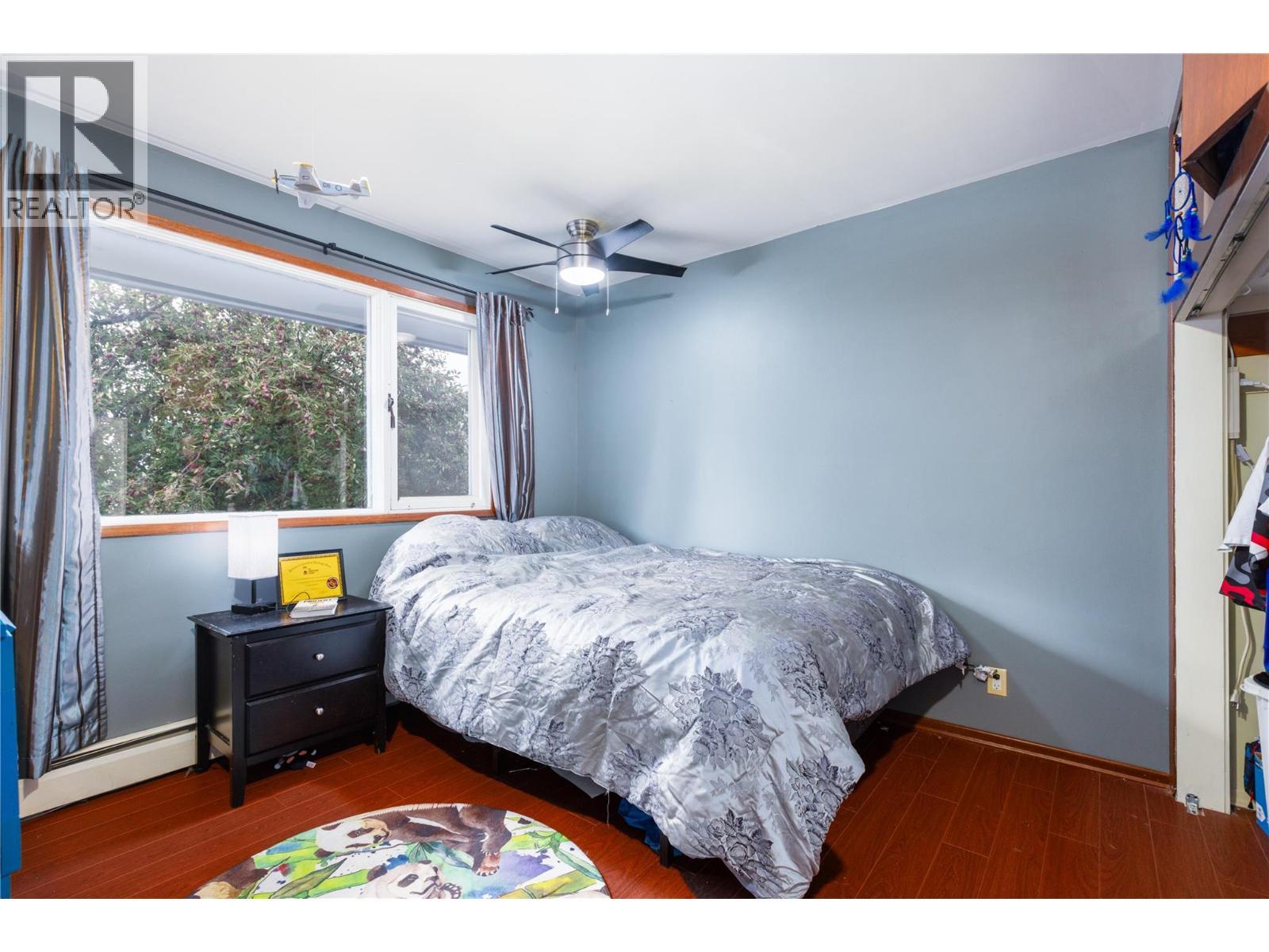 1215 12Th Street S, Cranbrook, BC - Indoor Photo Showing Bedroom