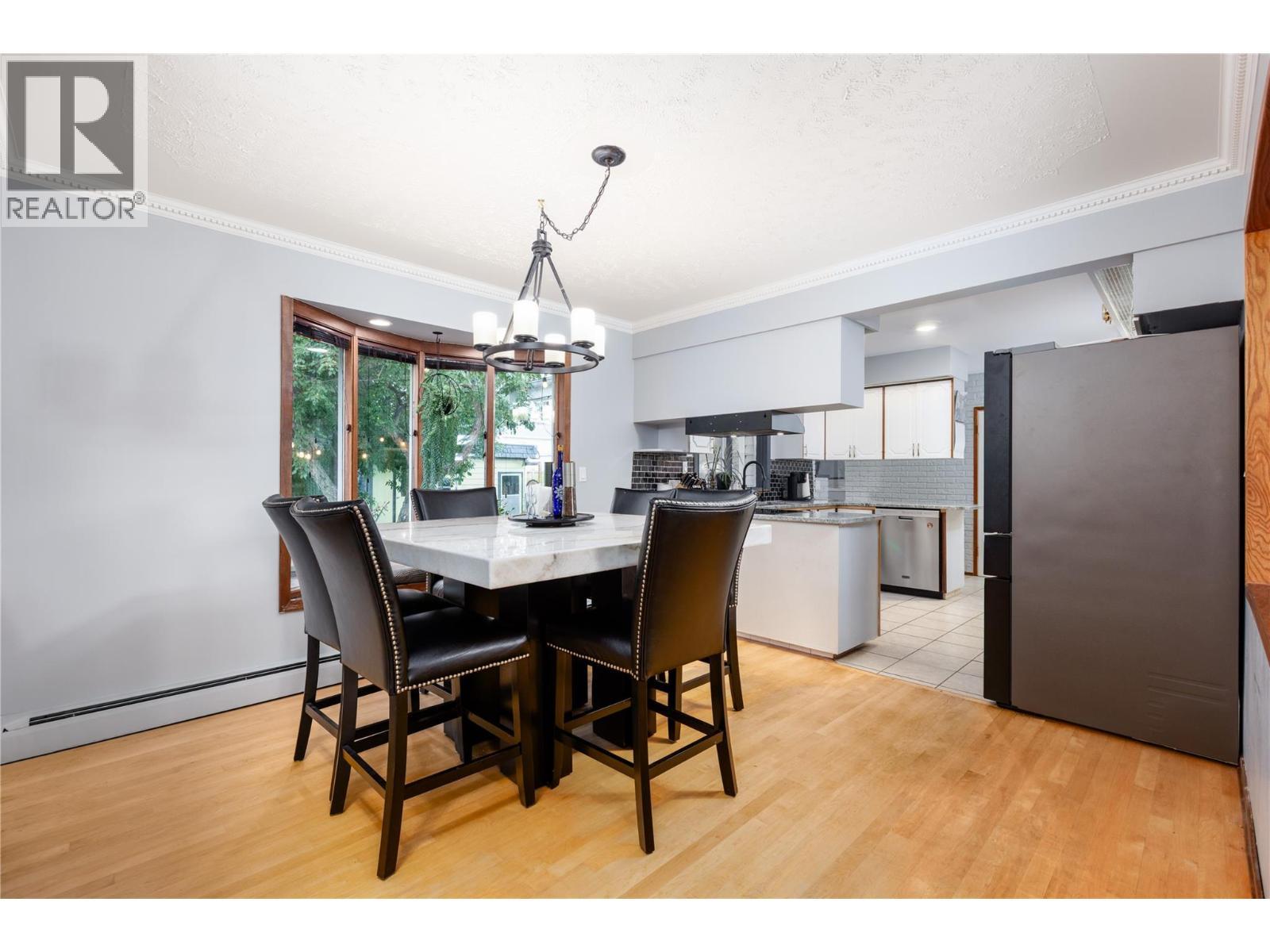 1215 12Th Street S, Cranbrook, BC - Indoor Photo Showing Dining Room