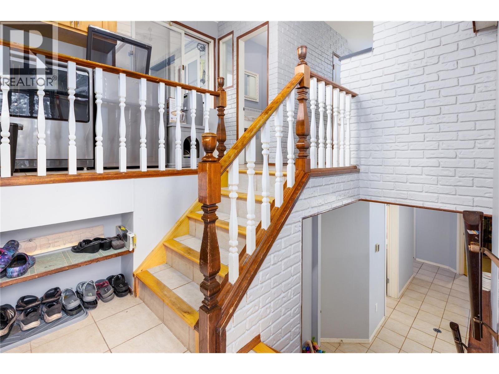 1215 12Th Street S, Cranbrook, BC - Indoor Photo Showing Other Room