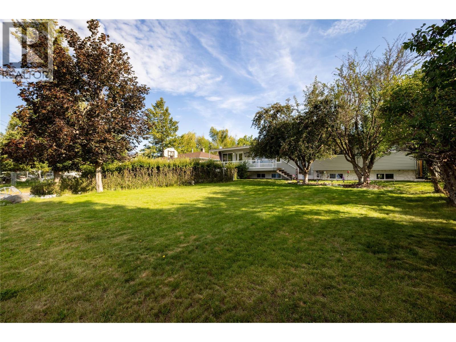 1215 12Th Street S, Cranbrook, BC - Outdoor