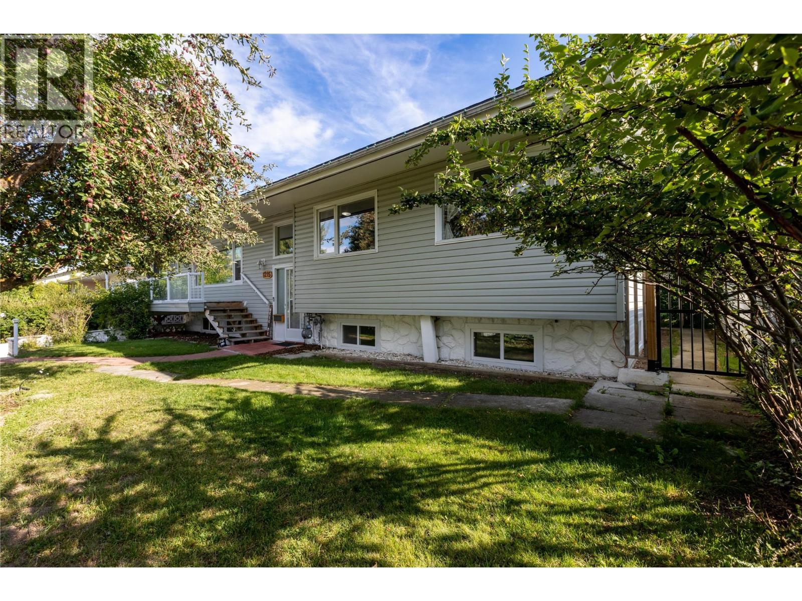 1215 12Th Street S, Cranbrook, BC - Outdoor