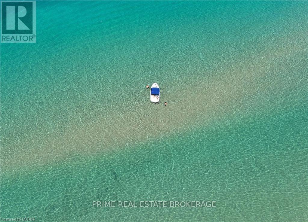 10142 Pinery Bluffs Road, Lambton Shores, ON - Outdoor