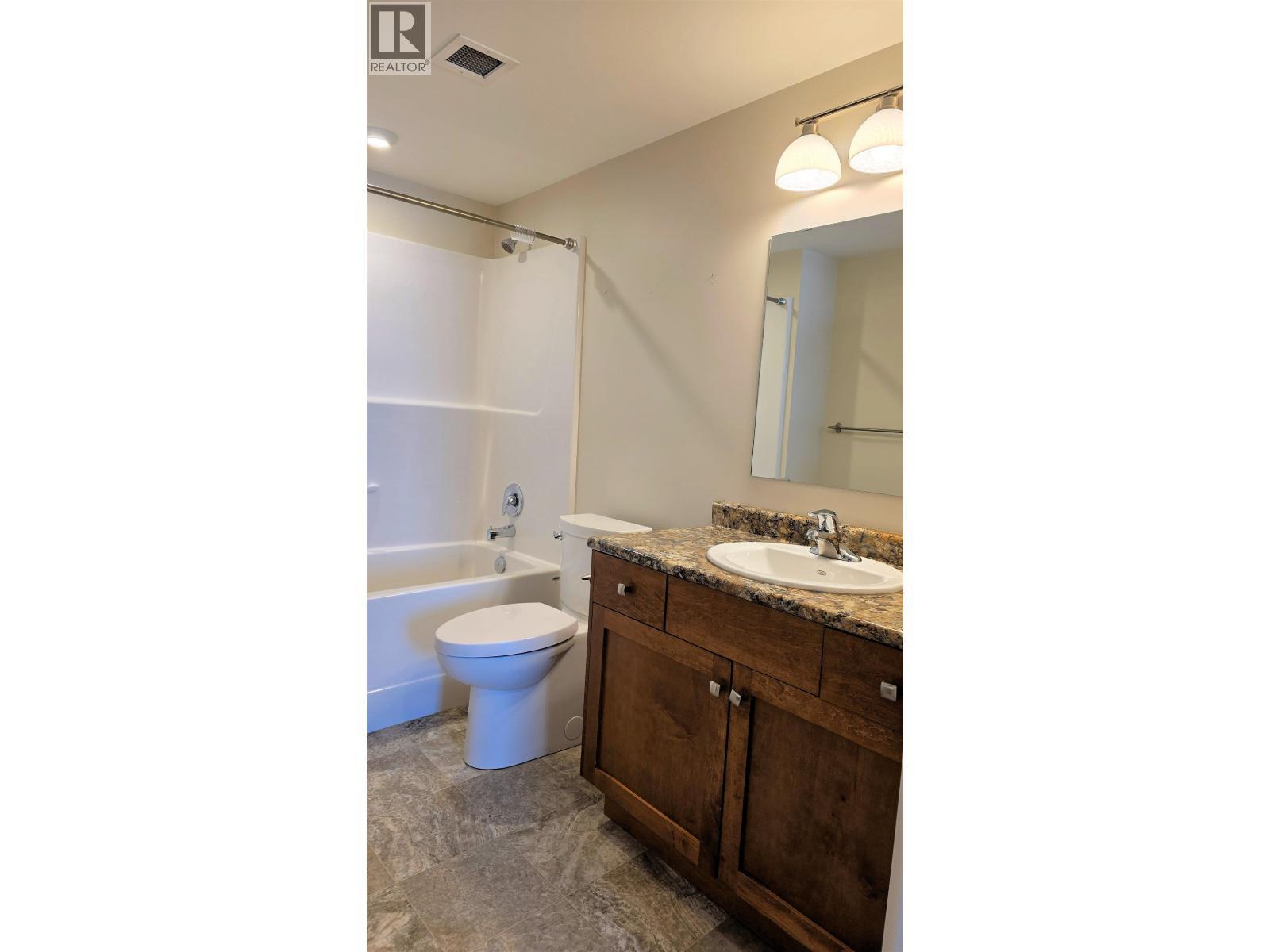 305 3684 Princess Crescent, Smithers, BC - Indoor Photo Showing Bathroom