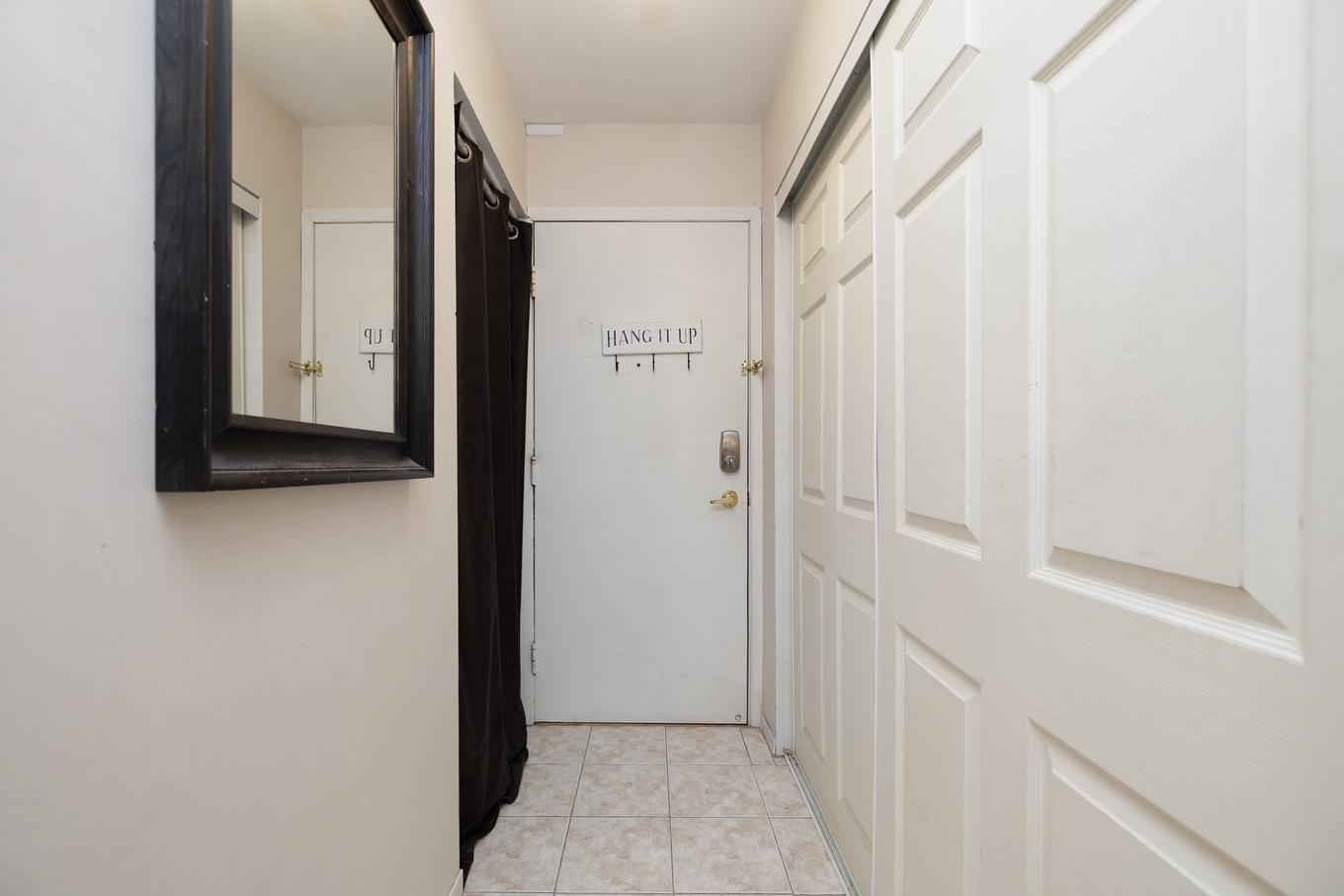 Hall d'entrée/Vestibule - 204-5420 Rue St-Denis, Montréal (Le Plateau-Mont-Royal), QC - Indoor Photo Showing Other Room