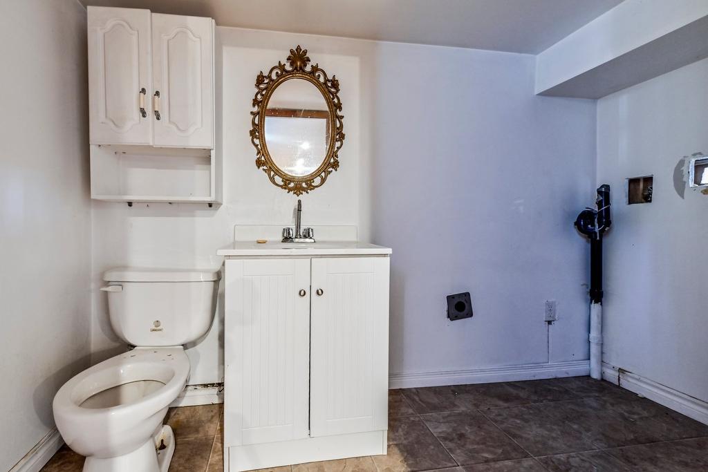 Salle d'eau - 808 4E Avenue, Laval (Fabreville), QC - Indoor Photo Showing Bathroom