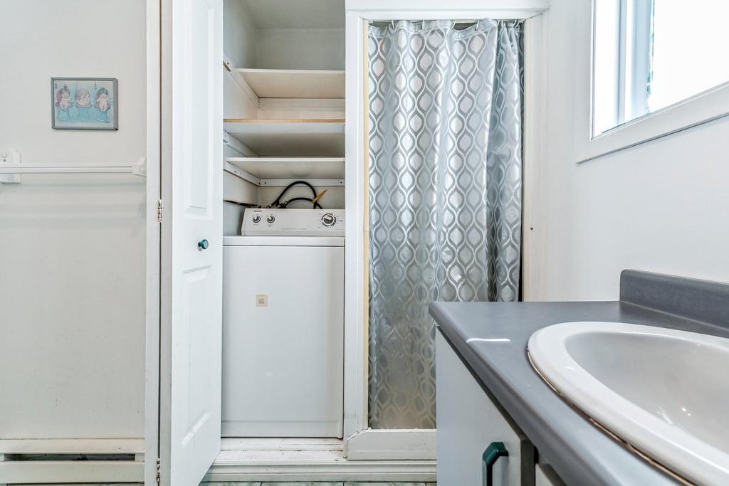 Salle de lavage - 808 4E Avenue, Laval (Fabreville), QC - Indoor