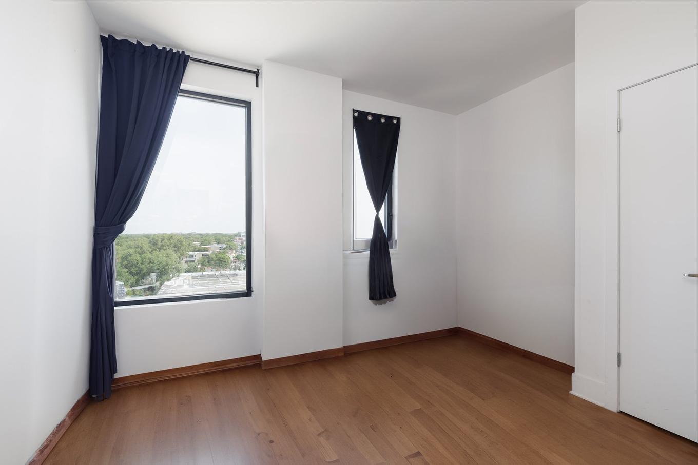 Chambre à coucher - Ph1001-4239 Rue Jean-Talon O., Montréal (Côte-Des-Neiges/Notre-Dame-De-Grâce), QC - Indoor Photo Showing Other Room