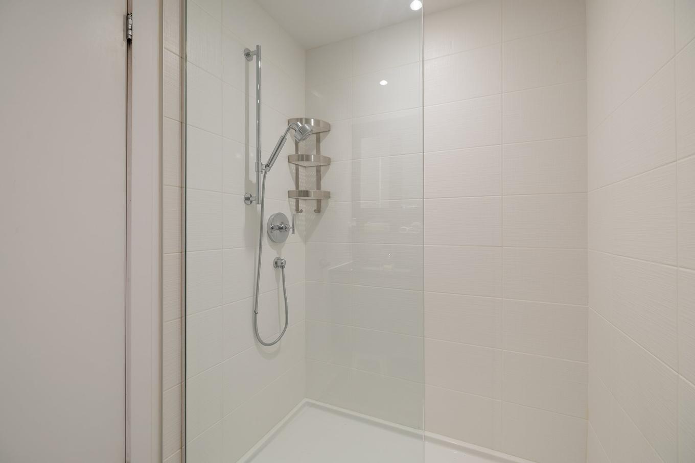 Salle de bains - Ph1001-4239 Rue Jean-Talon O., Montréal (Côte-Des-Neiges/Notre-Dame-De-Grâce), QC - Indoor Photo Showing Bathroom