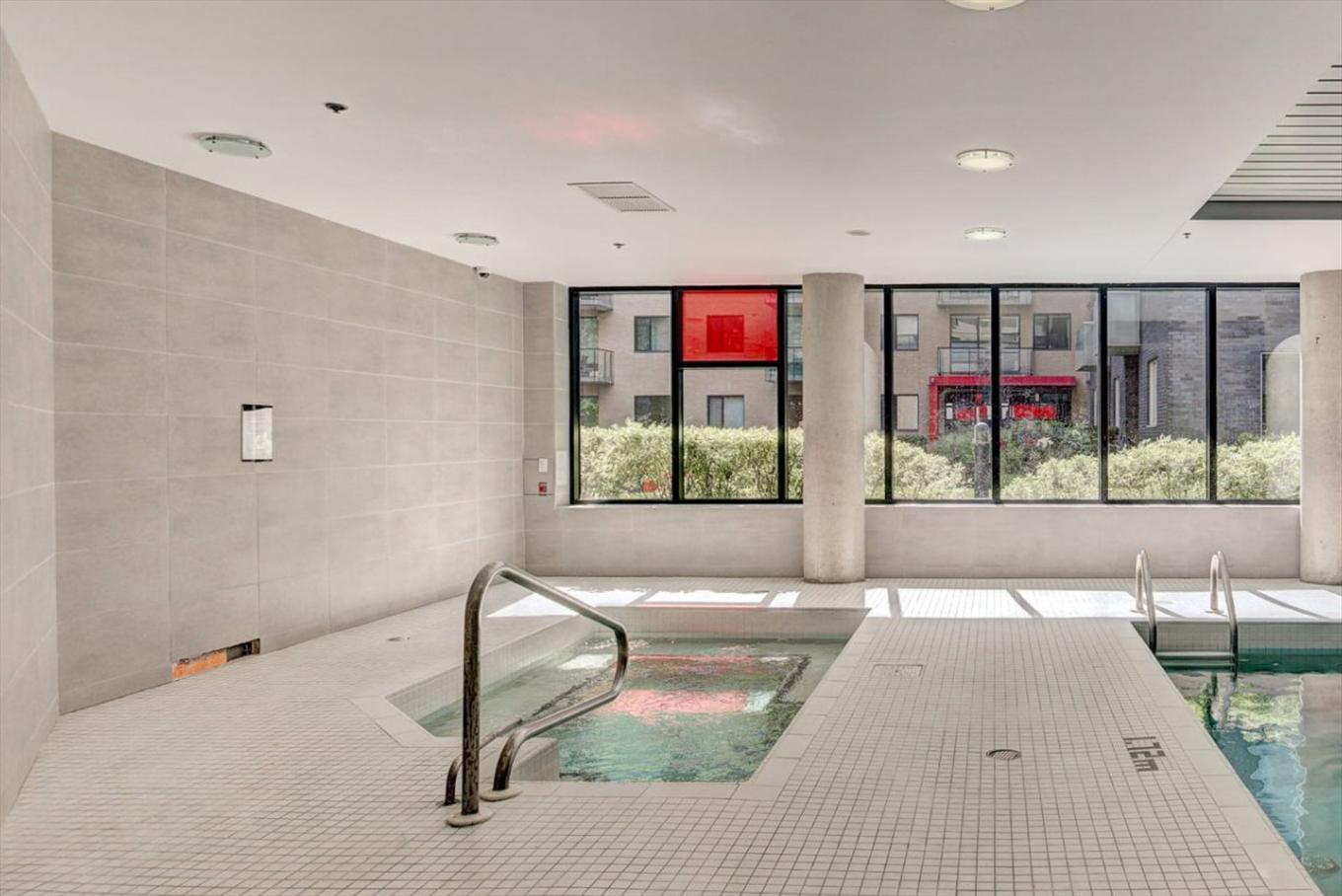 Spa - Ph1001-4239 Rue Jean-Talon O., Montréal (Côte-Des-Neiges/Notre-Dame-De-Grâce), QC - Indoor Photo Showing Other Room