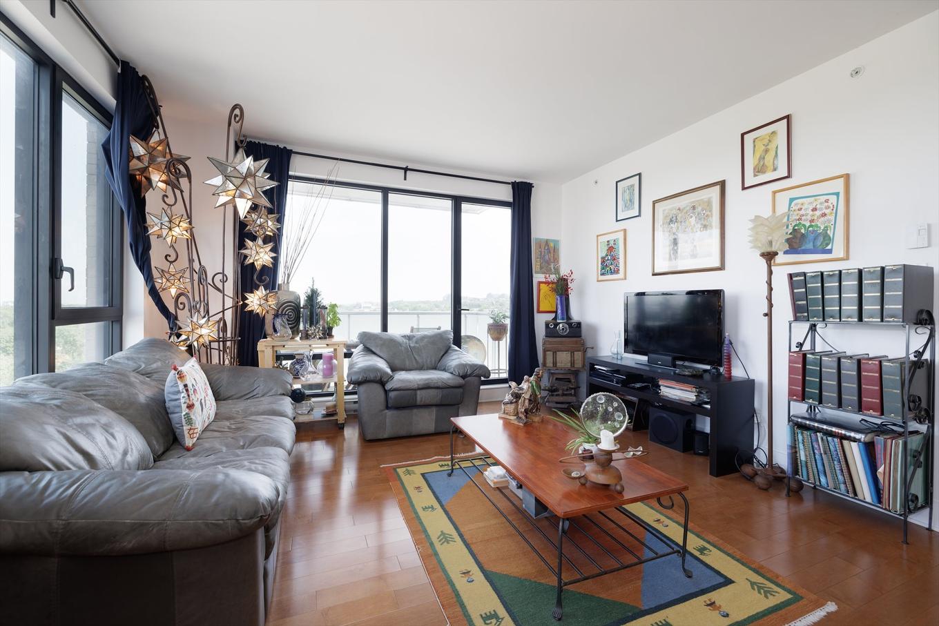 Salon - Ph1001-4239 Rue Jean-Talon O., Montréal (Côte-Des-Neiges/Notre-Dame-De-Grâce), QC - Indoor Photo Showing Living Room