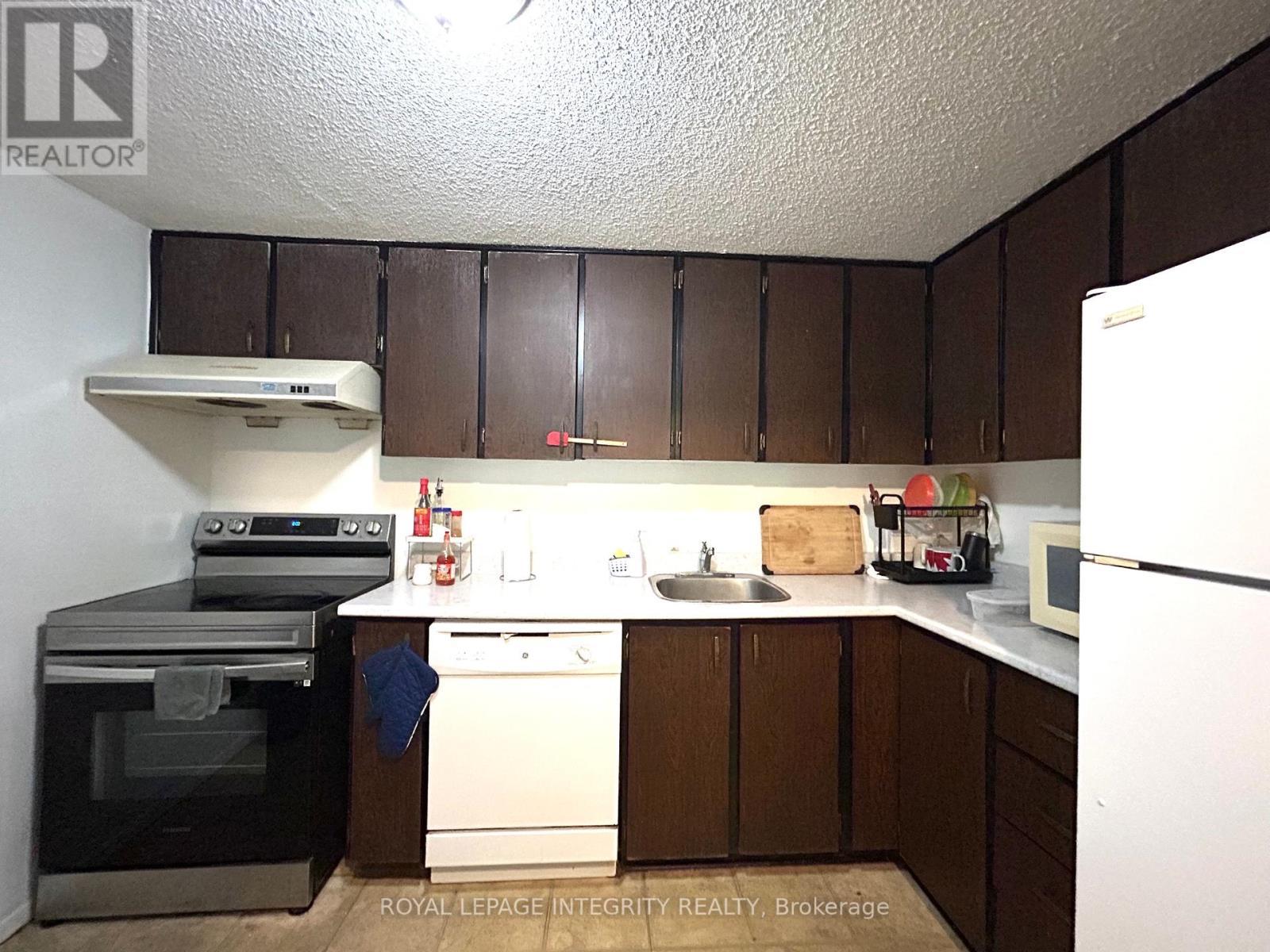 2201 - 1785 Forbisher Lane, Ottawa, ON - Indoor Photo Showing Kitchen