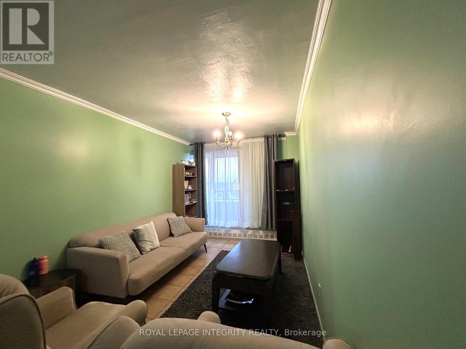 2201 - 1785 Forbisher Lane, Ottawa, ON - Indoor