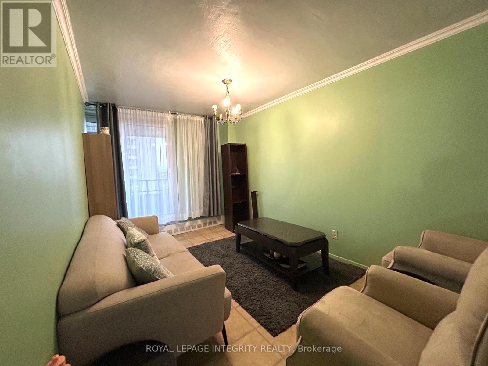 2201 - 1785 Forbisher Lane, Ottawa, ON - Indoor