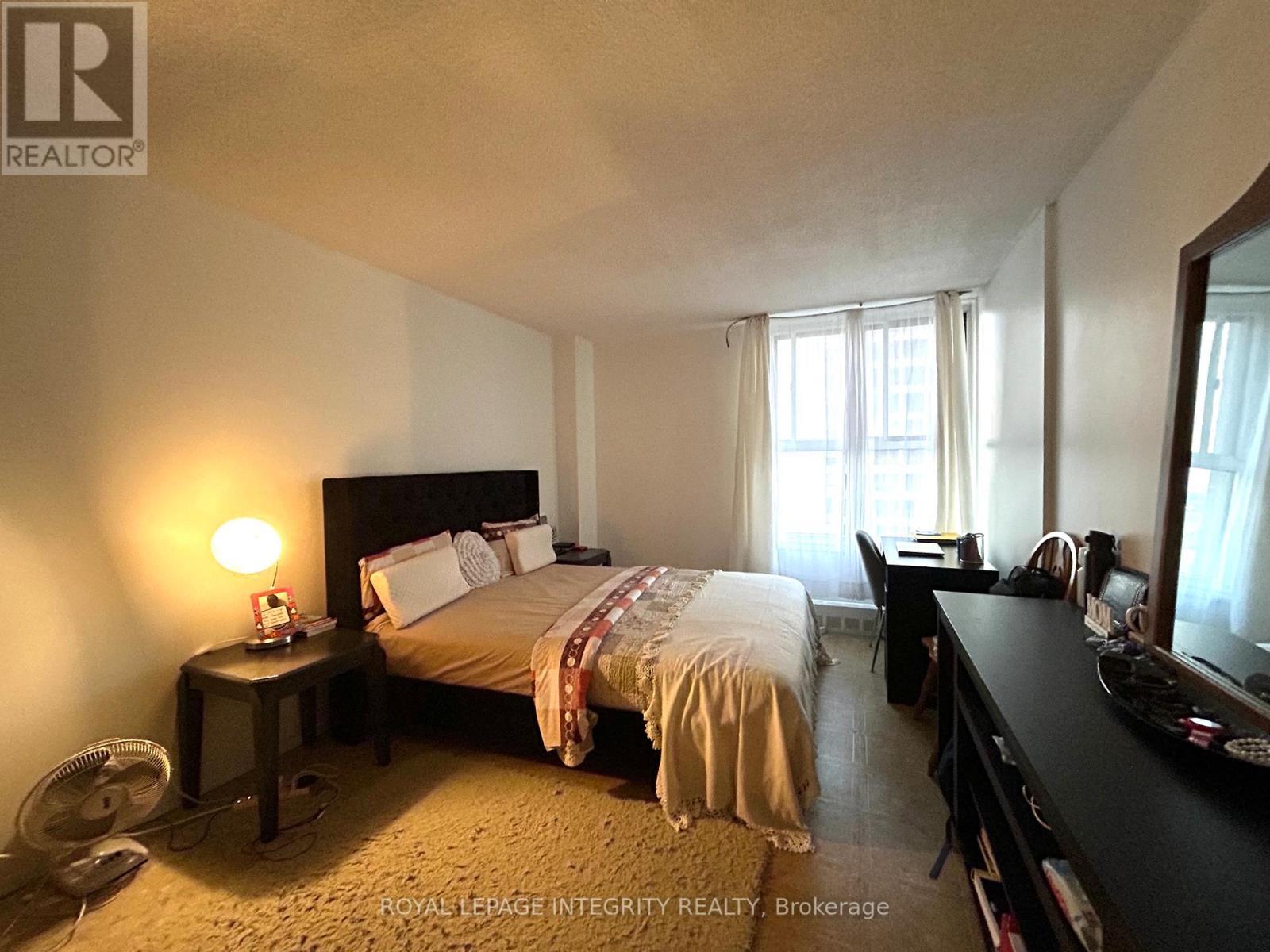 2201 - 1785 Forbisher Lane, Ottawa, ON - Indoor Photo Showing Bedroom