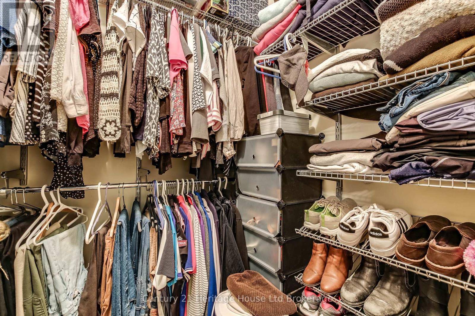 6 - 395 Springbank Avenue N, Woodstock (Woodstock - North), ON - Indoor With Storage