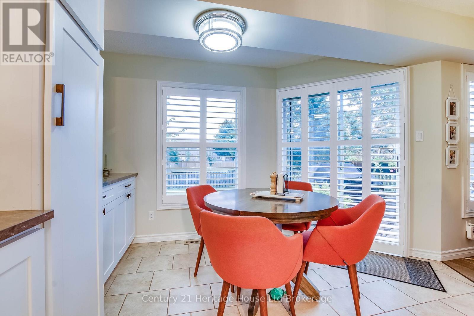 6 - 395 Springbank Avenue N, Woodstock (Woodstock - North), ON - Indoor Photo Showing Office