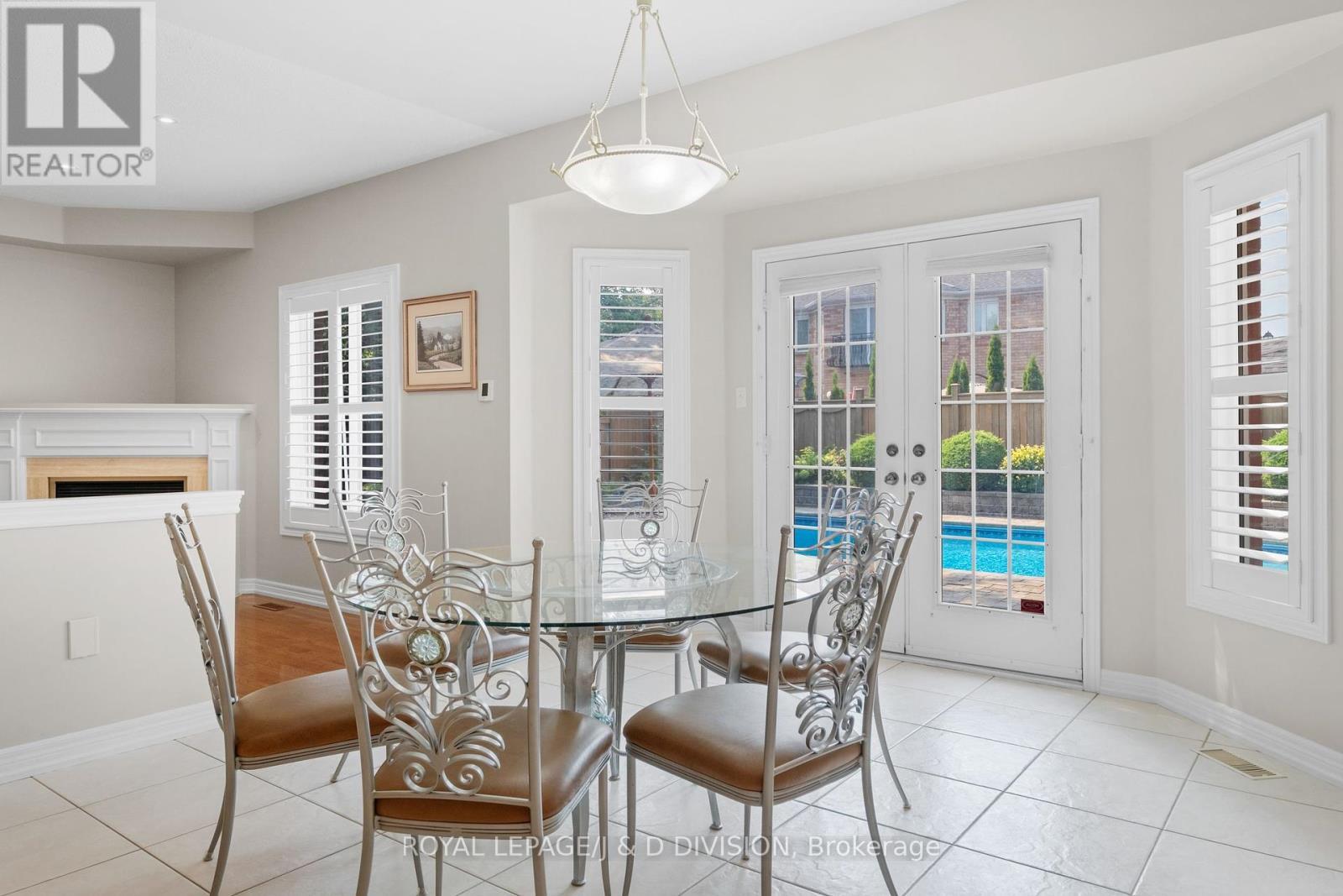 2153 Manor Hill Drive, Mississauga, ON - Indoor Photo Showing Dining Room