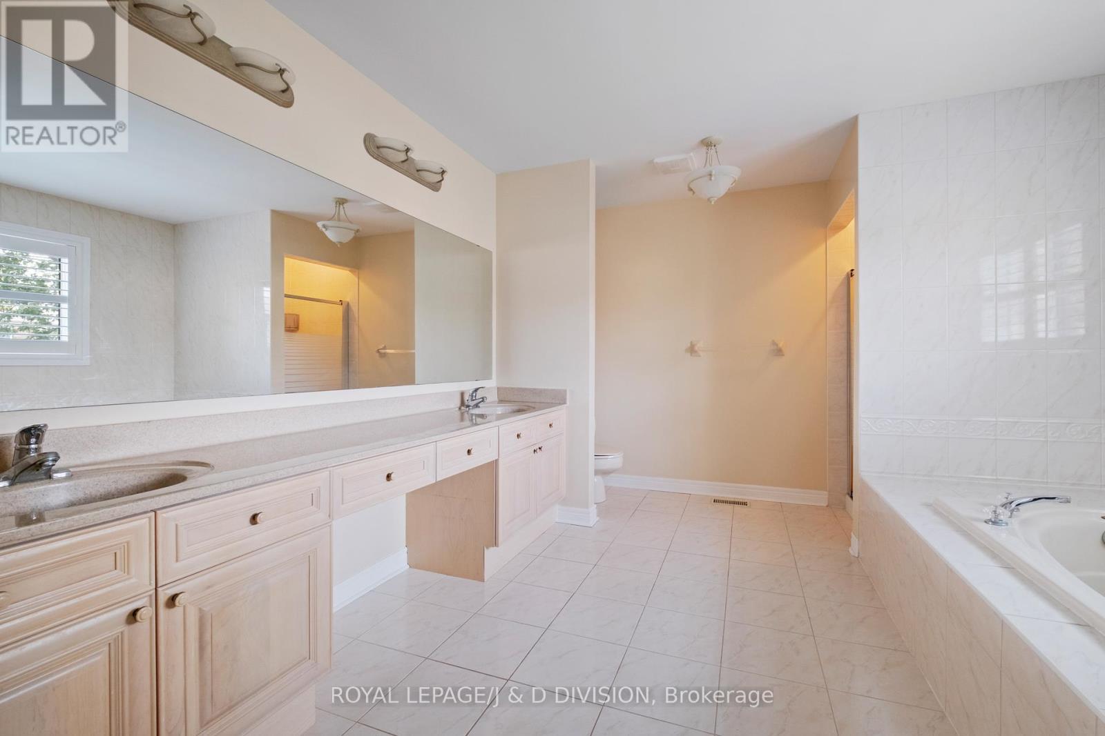2153 Manor Hill Drive, Mississauga, ON - Indoor Photo Showing Bathroom