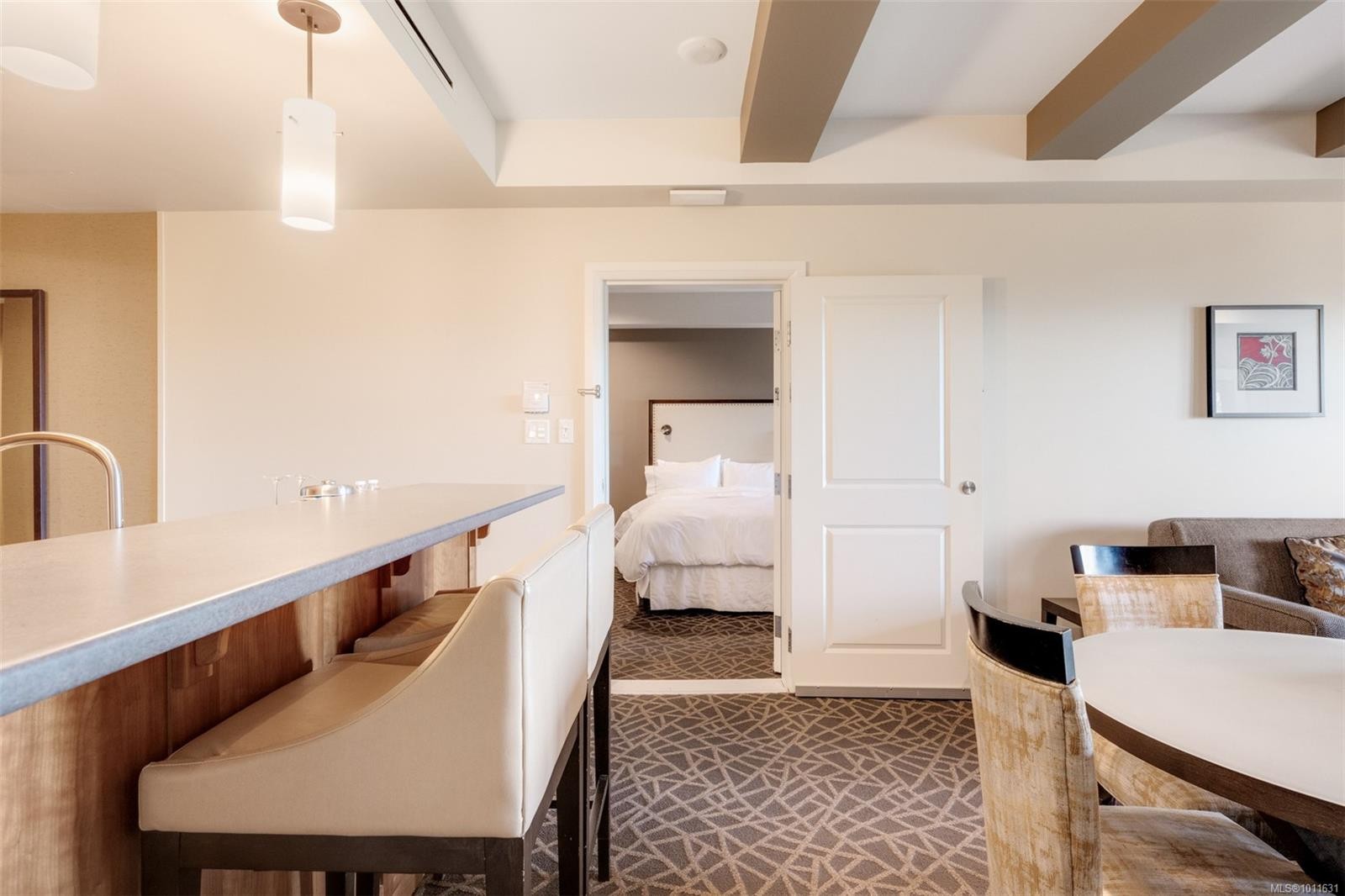 335/337 C-1999 Country Club Way, Langford, BC - Indoor Photo Showing Other Room