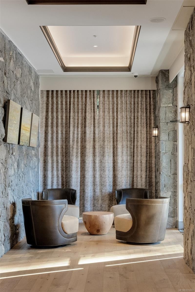 335/337 C-1999 Country Club Way, Langford, BC - Indoor Photo Showing Other Room