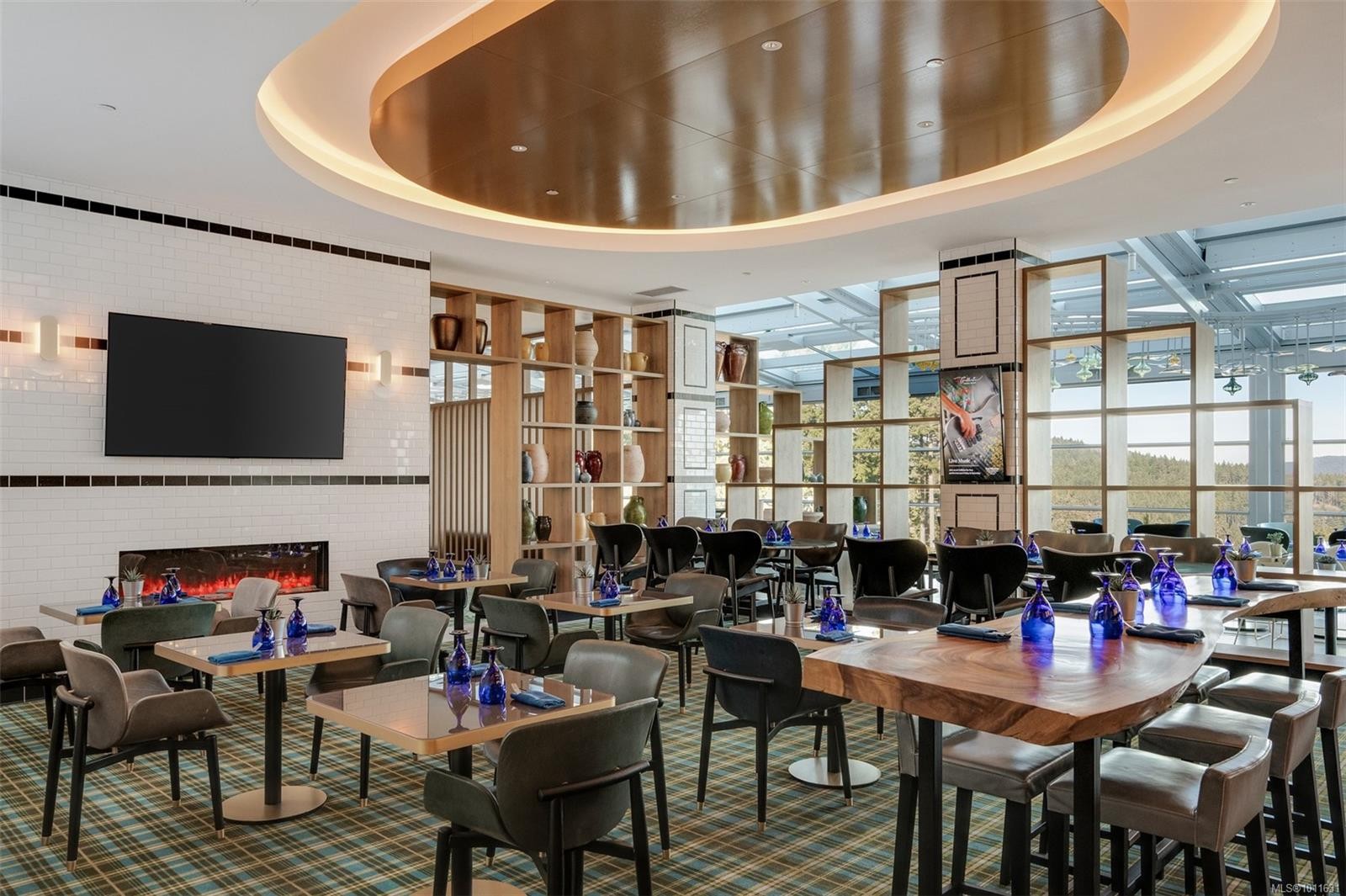 335/337 C-1999 Country Club Way, Langford, BC - Indoor