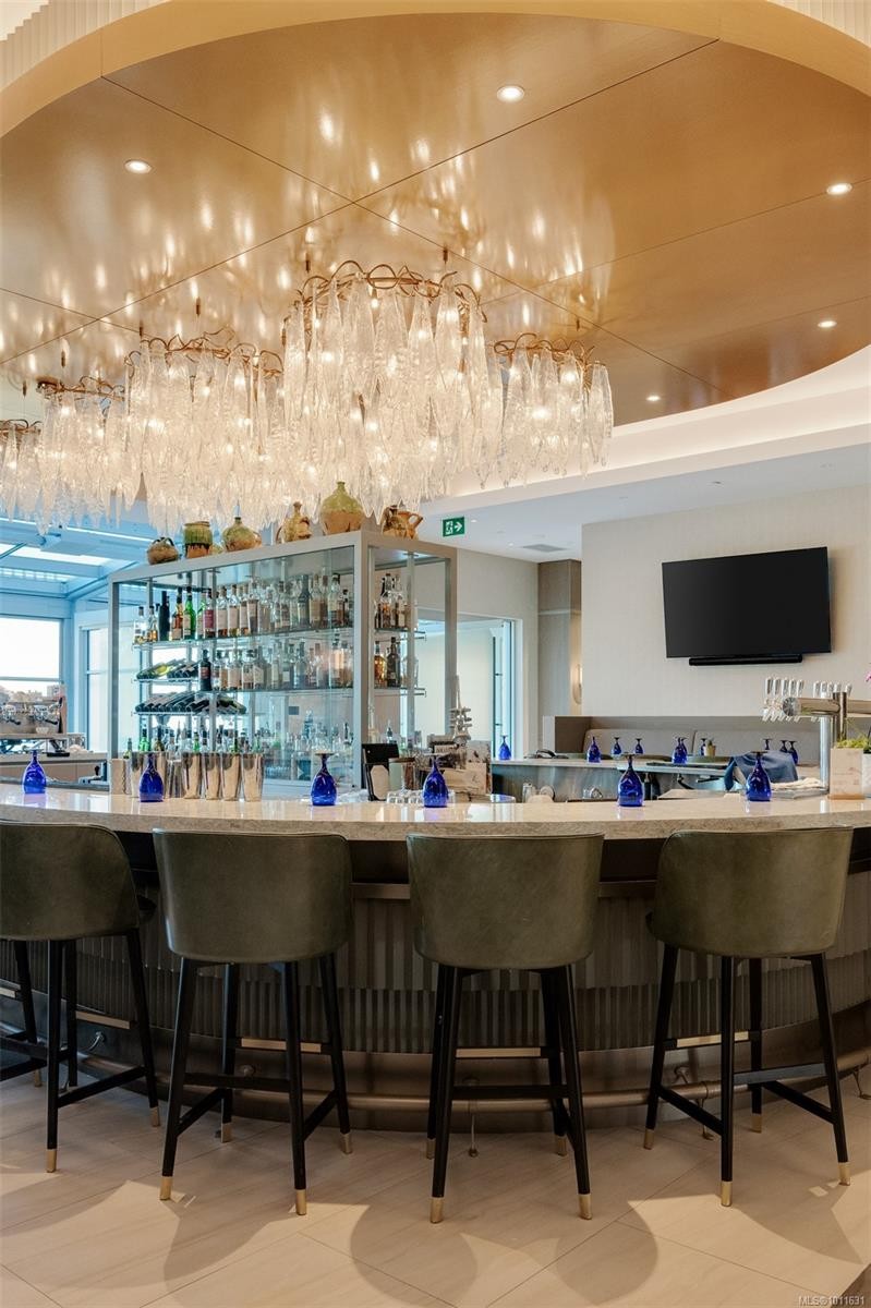 335/337 C-1999 Country Club Way, Langford, BC - Indoor Photo Showing Dining Room