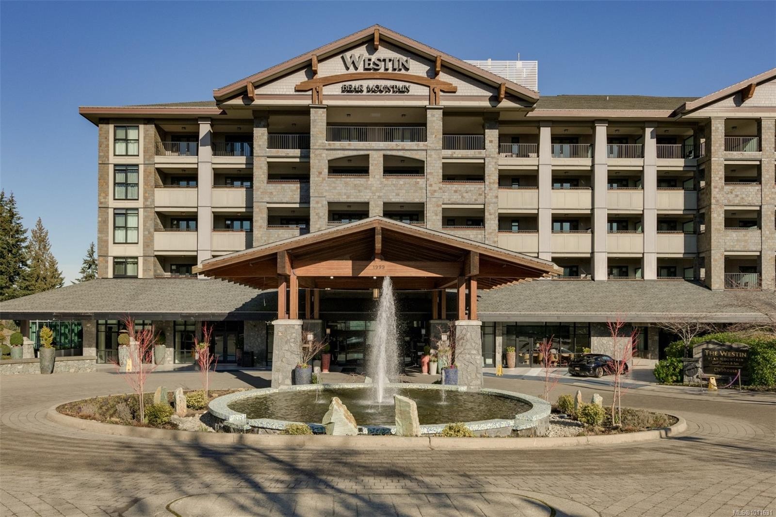 335/337 C-1999 Country Club Way, Langford, BC - Outdoor With Balcony