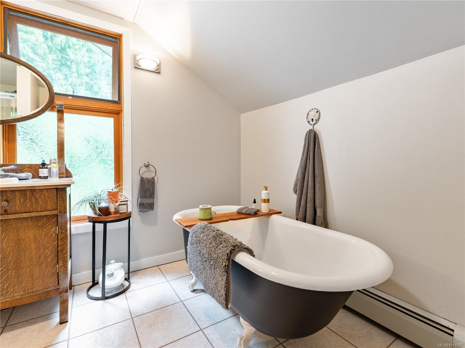 11231 Chemainus Rd, Ladysmith, BC