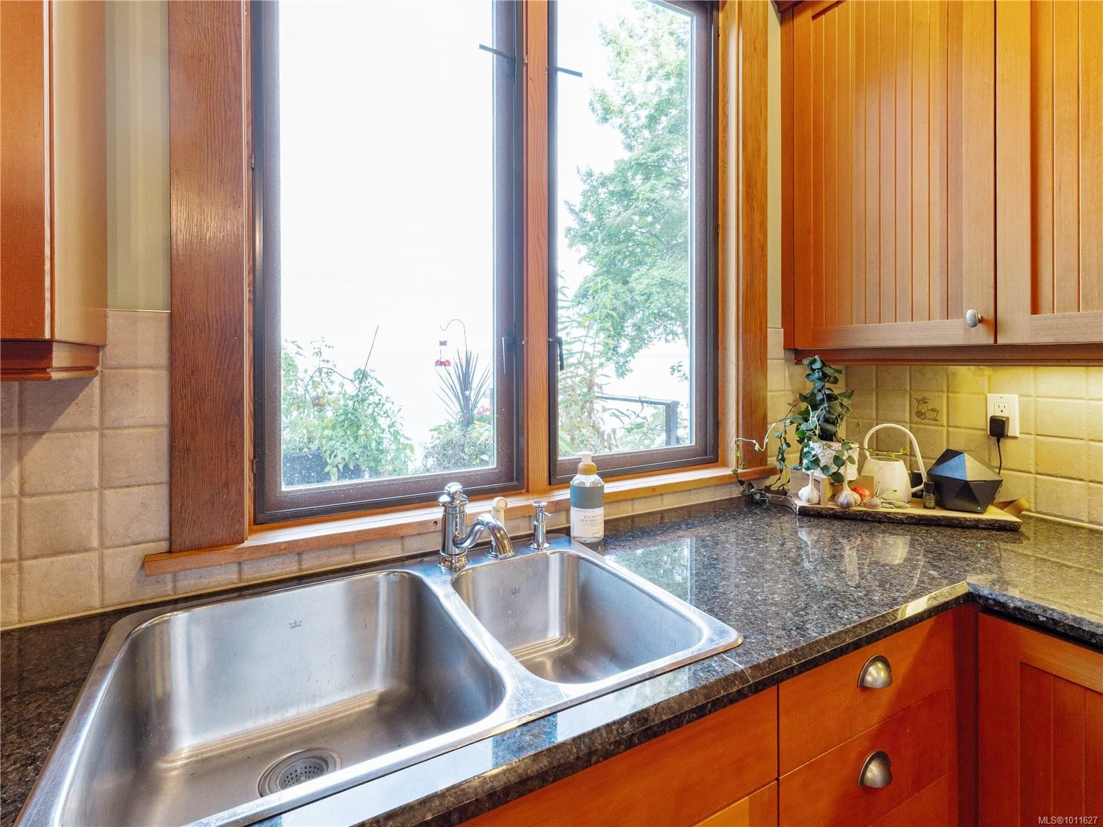 11231 Chemainus Rd, Ladysmith, BC