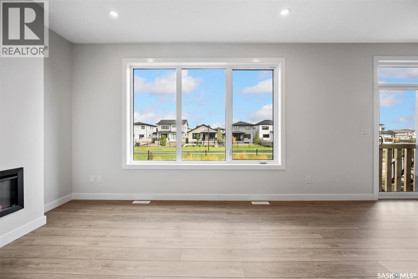 127 Katz Avenue, Saskatoon, SK - Indoor With Fireplace