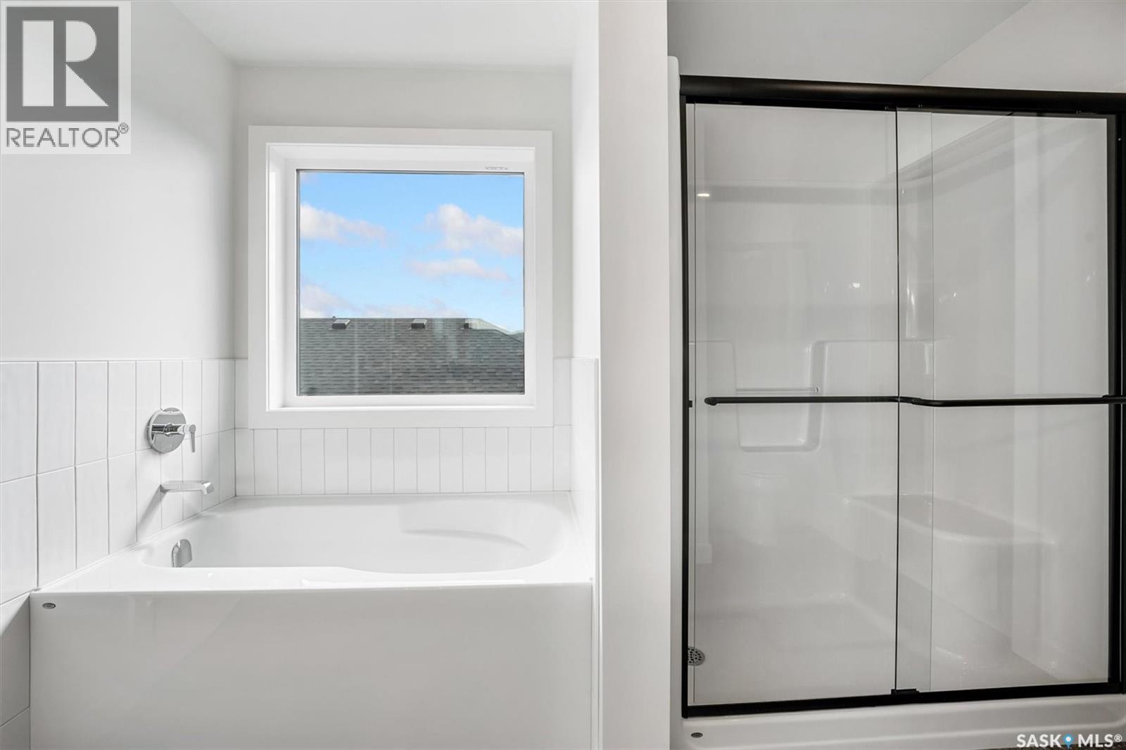 127 Katz Avenue, Saskatoon, SK - Indoor Photo Showing Bathroom
