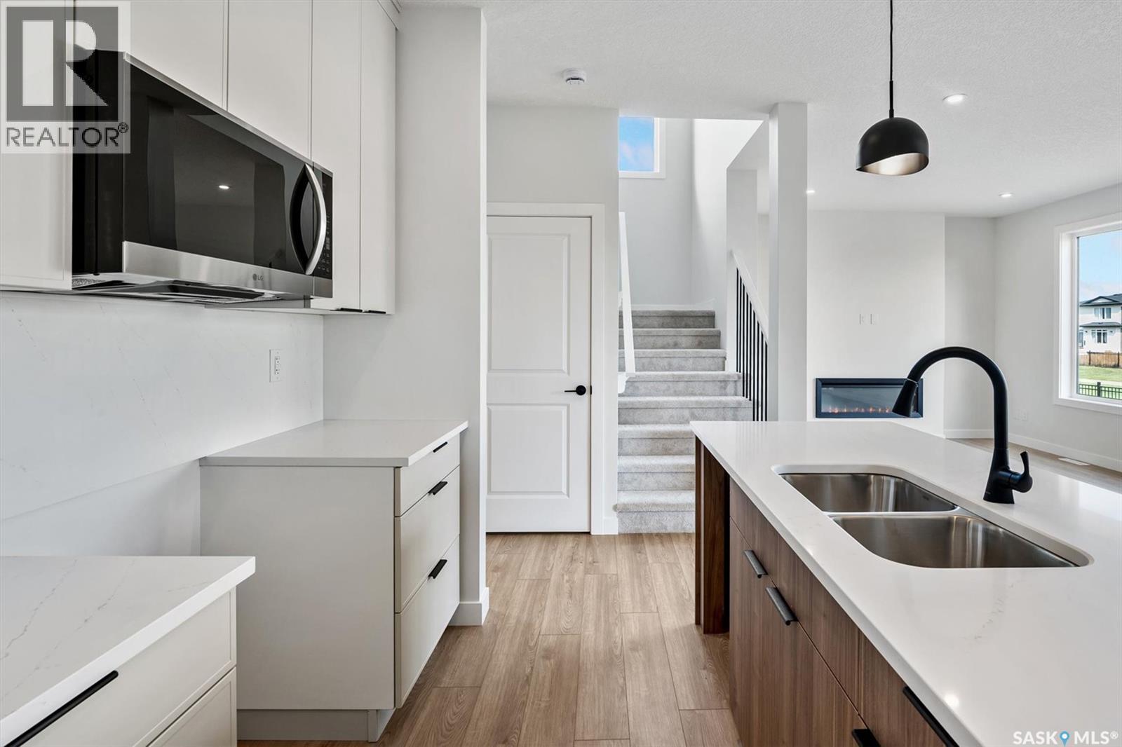 127 Katz Avenue, Saskatoon, SK - Indoor Photo Showing Kitchen With Double Sink