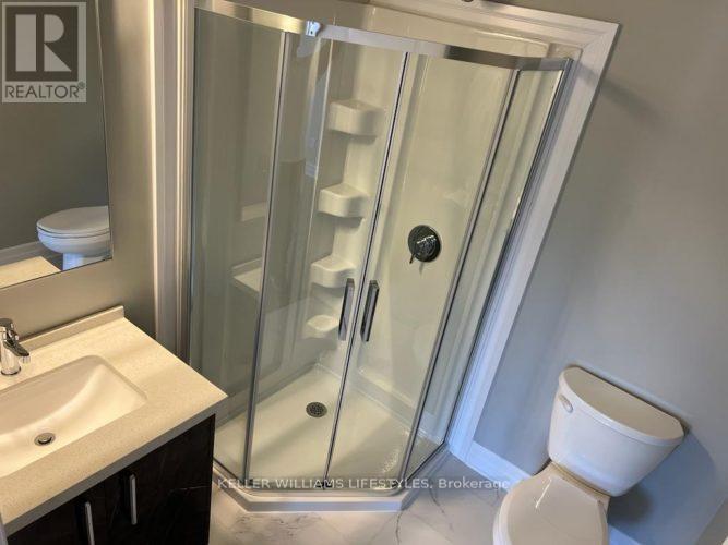 51 - 2610 Kettering Place, London South (South U), ON - Indoor Photo Showing Bathroom