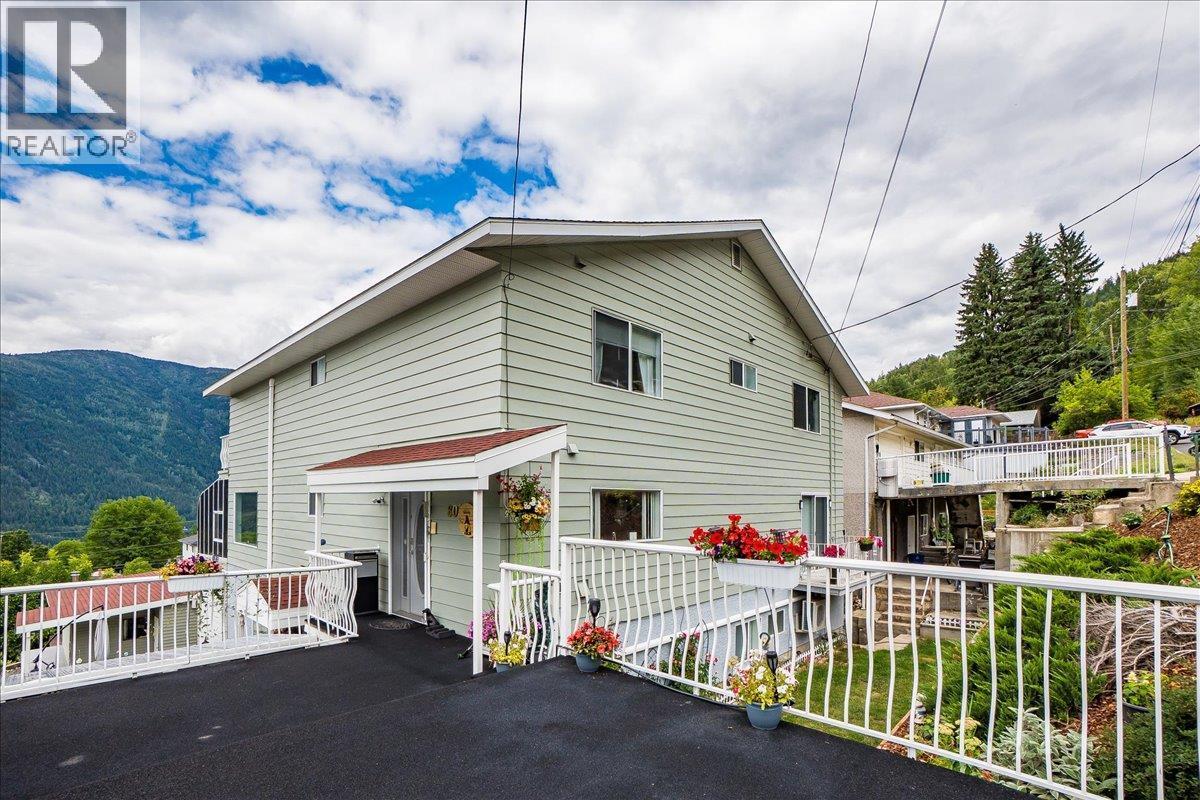 801 Houston Street, Nelson, BC - Outdoor With Exterior