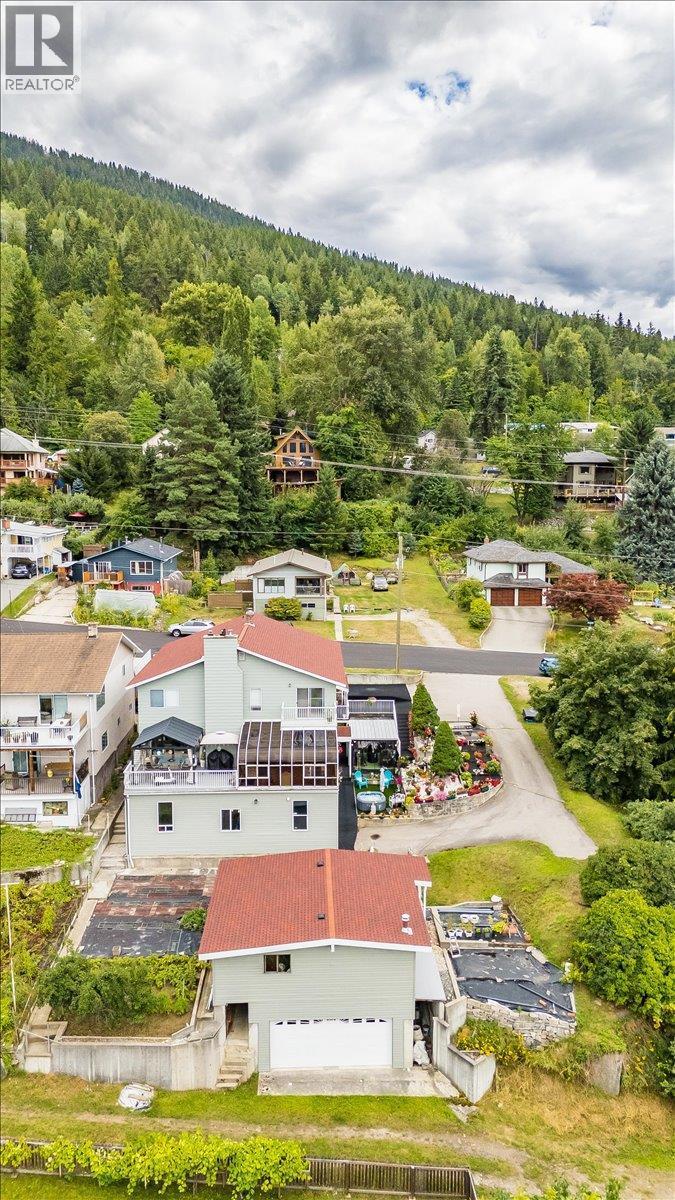 801 Houston Street, Nelson, BC - Outdoor With View