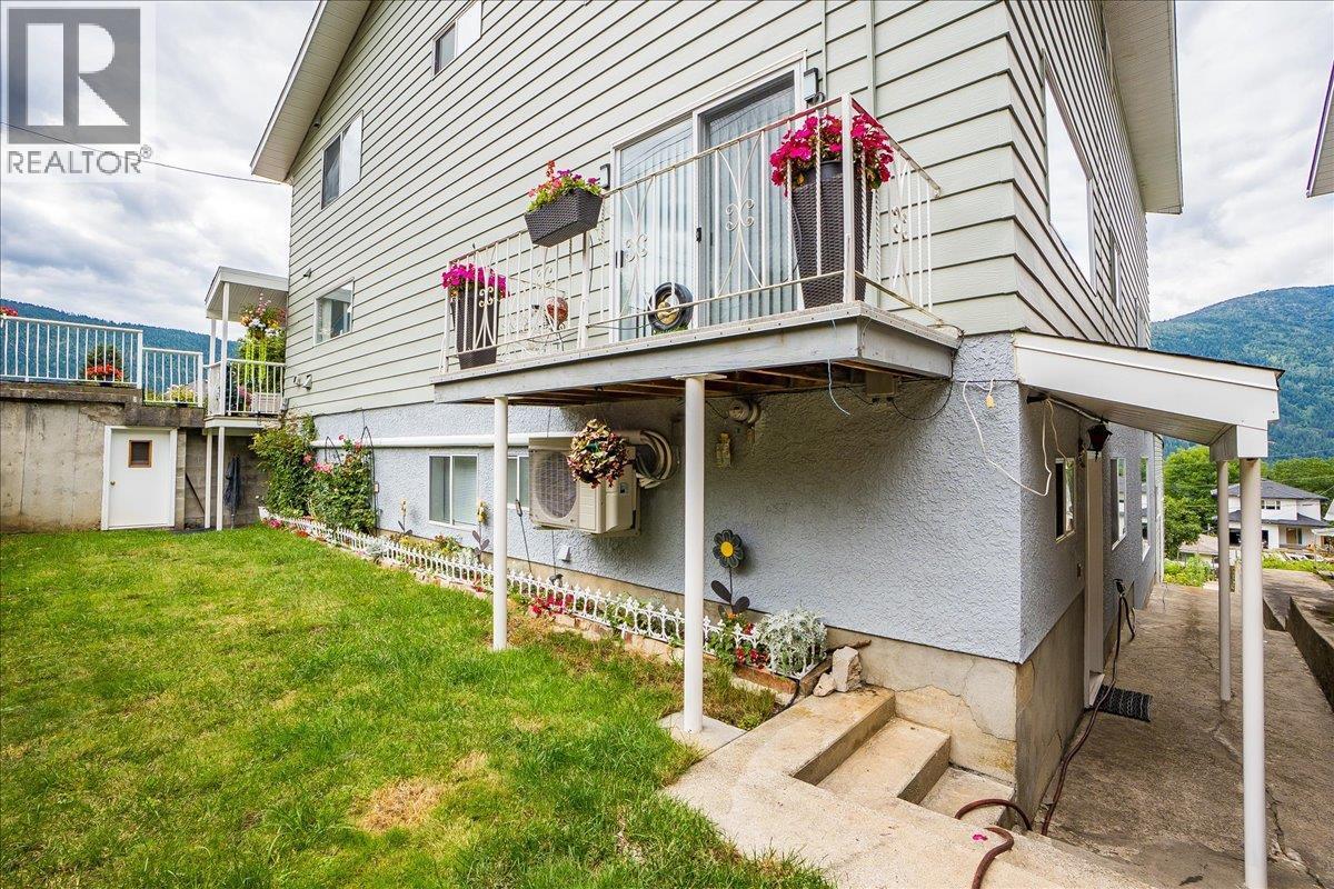 801 Houston Street, Nelson, BC - Outdoor With Balcony