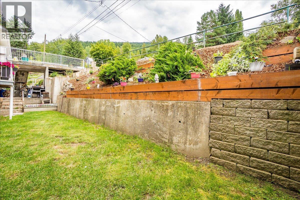 801 Houston Street, Nelson, BC - Outdoor