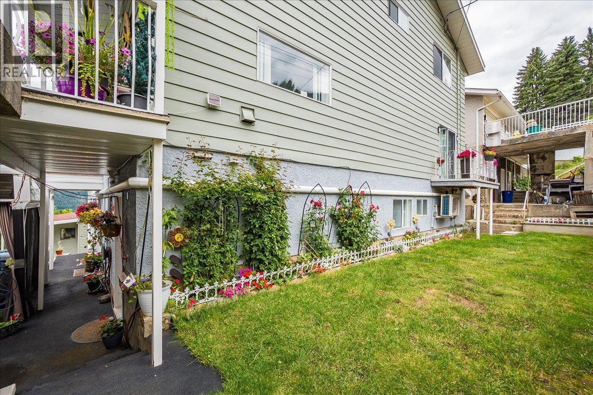 801 Houston Street, Nelson, BC - Outdoor With Balcony